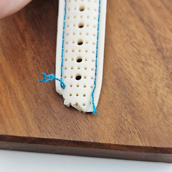 Disney Women's Minnie Mouse Character Watch Blue Bezel Cream Texture Band - Picture 7 of 7